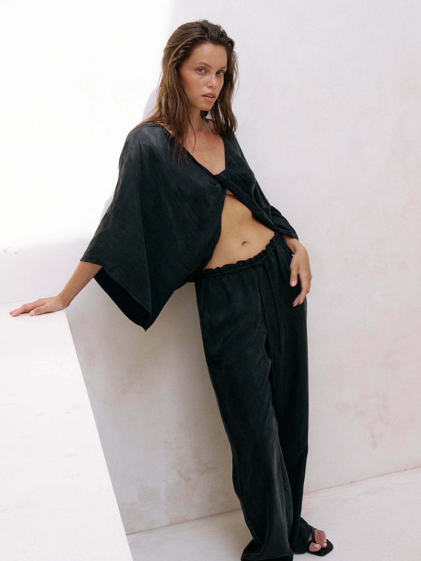 Lucid Knot Top - Black